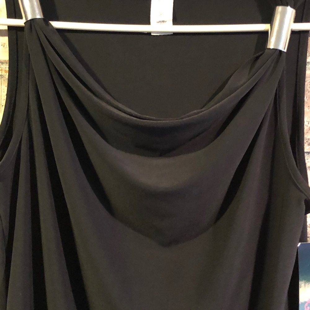 Black Shell Top - Picture 2 of 9